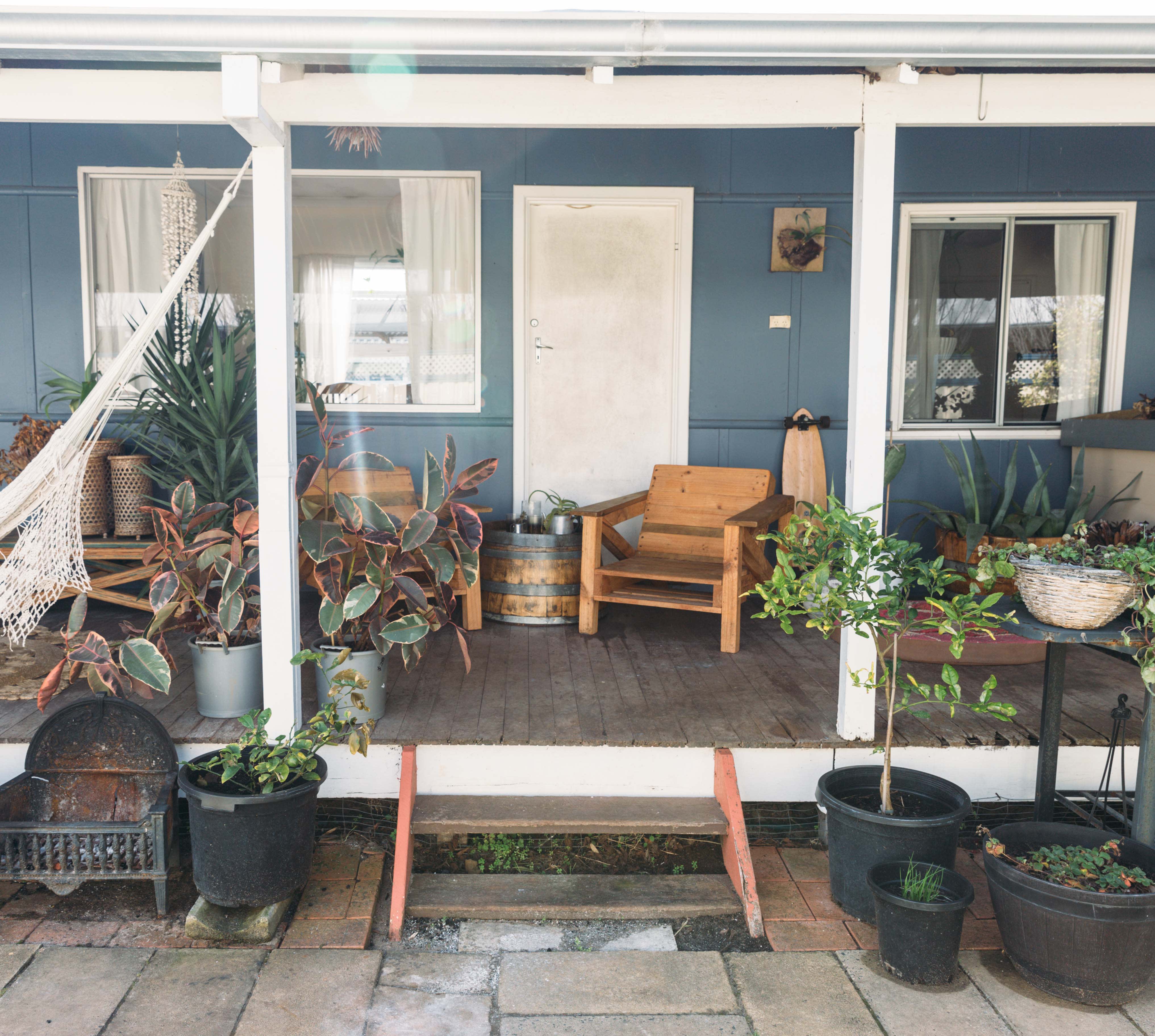 House Tour A Raw & Earthy Australian Beach Shack Apartment Therapy